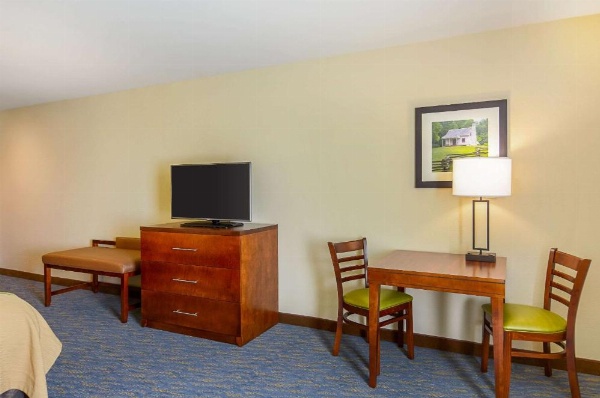 Comfort Inn Woodstock image 27